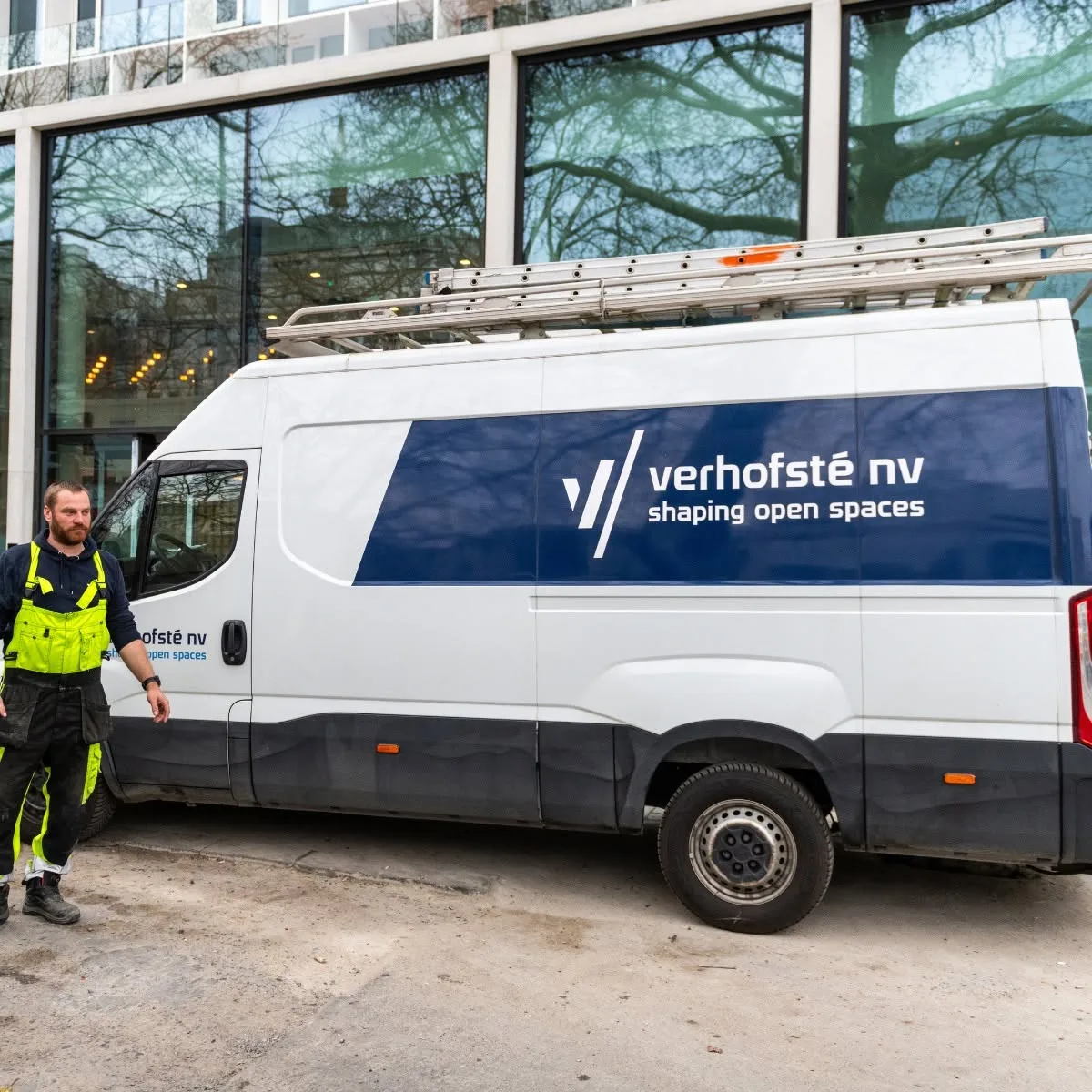 Bestelwagen van Verhofste nv op locatie
