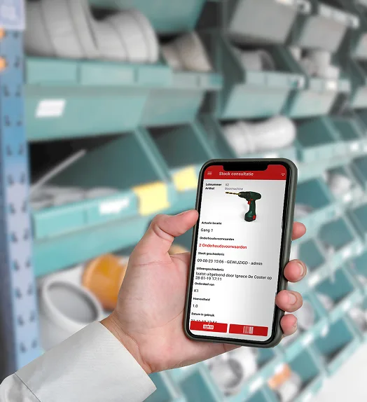 Smartphone met voorraaditem in de MIRA-app